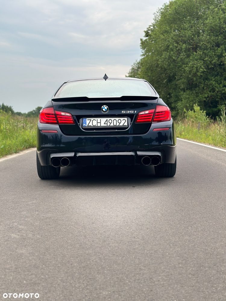 BMW Seria 5 535i xDrive - 11