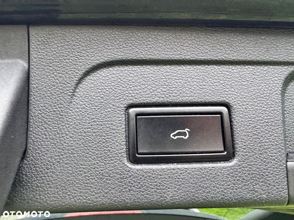 Volkswagen Touran 2.0 TDI SCR DSG Join - 29