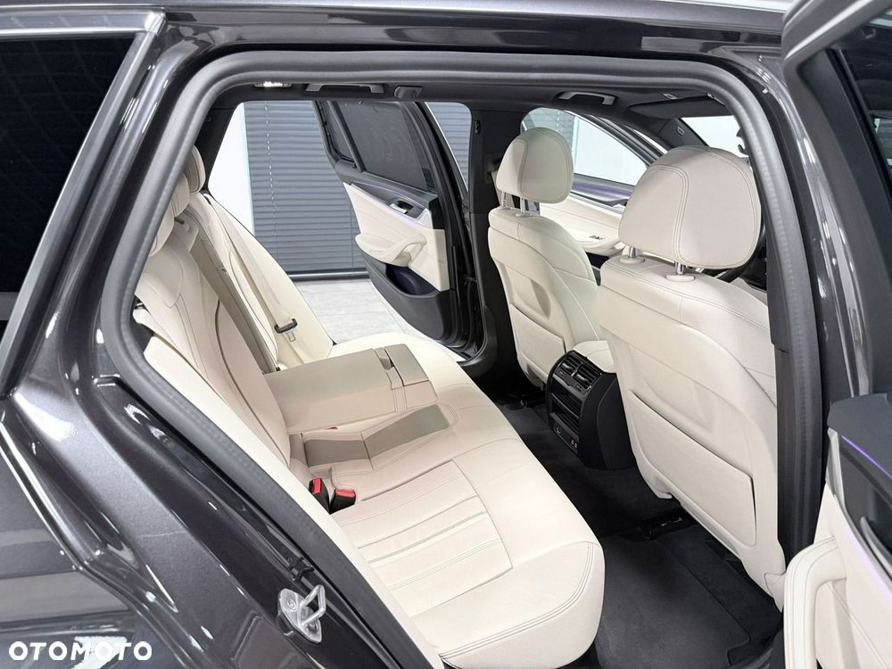 BMW Seria 5 520e M Sport sport - 28