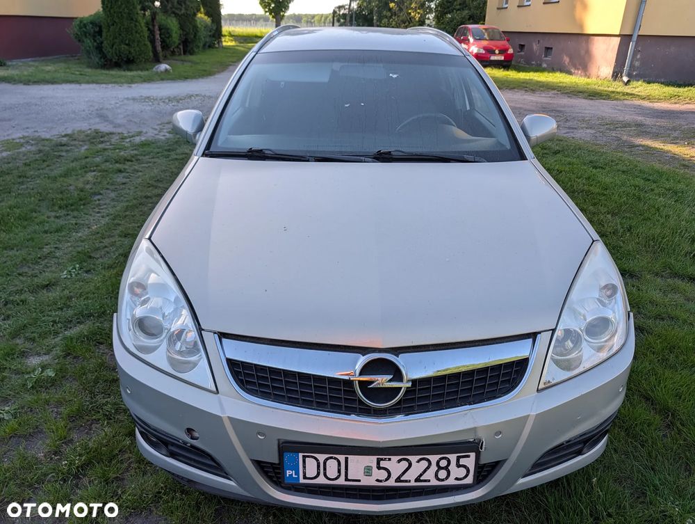 Opel Vectra 1.9 CDTI Essentia - 1