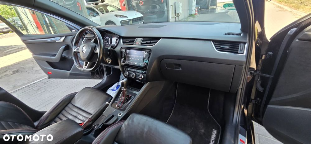 Skoda Octavia 2.0 TDI 4x4 DSG RS - 37