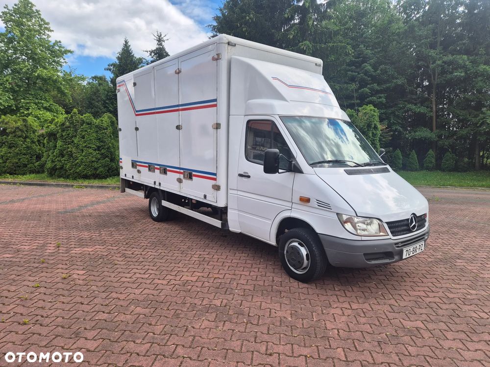 Mercedes-Benz Sprinter - 13