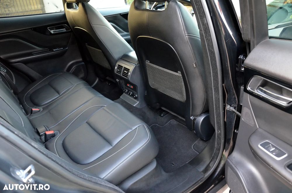 Jaguar F-Pace 25d AWD Aut. R-Sport - 13