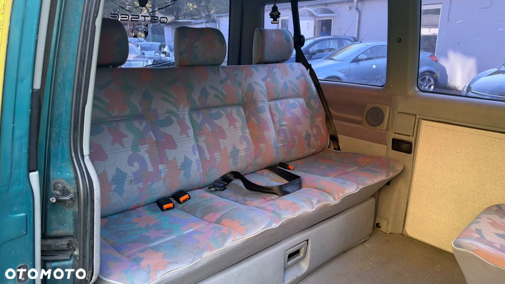 Volkswagen Multivan Standard - 16