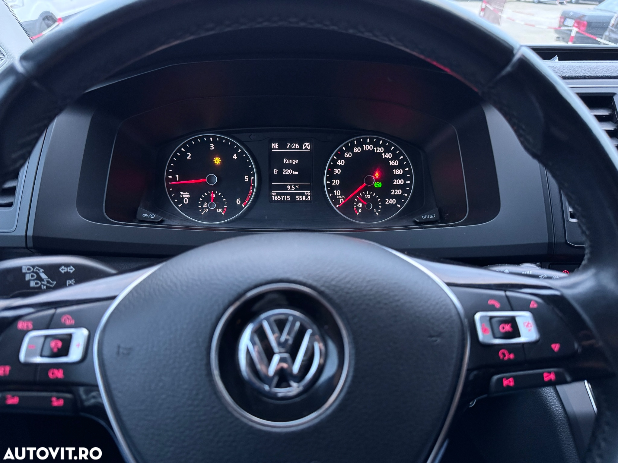Volkswagen Multivan - 12