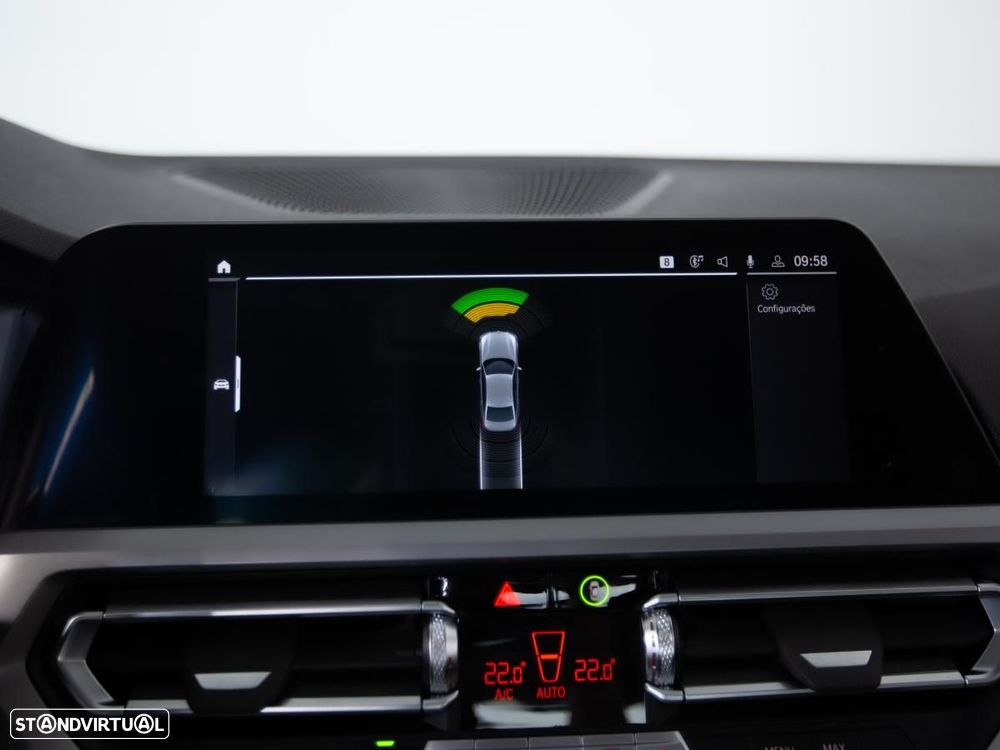 BMW 320 e Touring Corporate Edition Auto - 35
