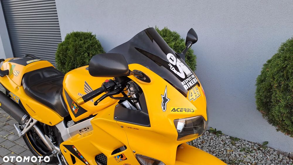 Honda VFR - 9