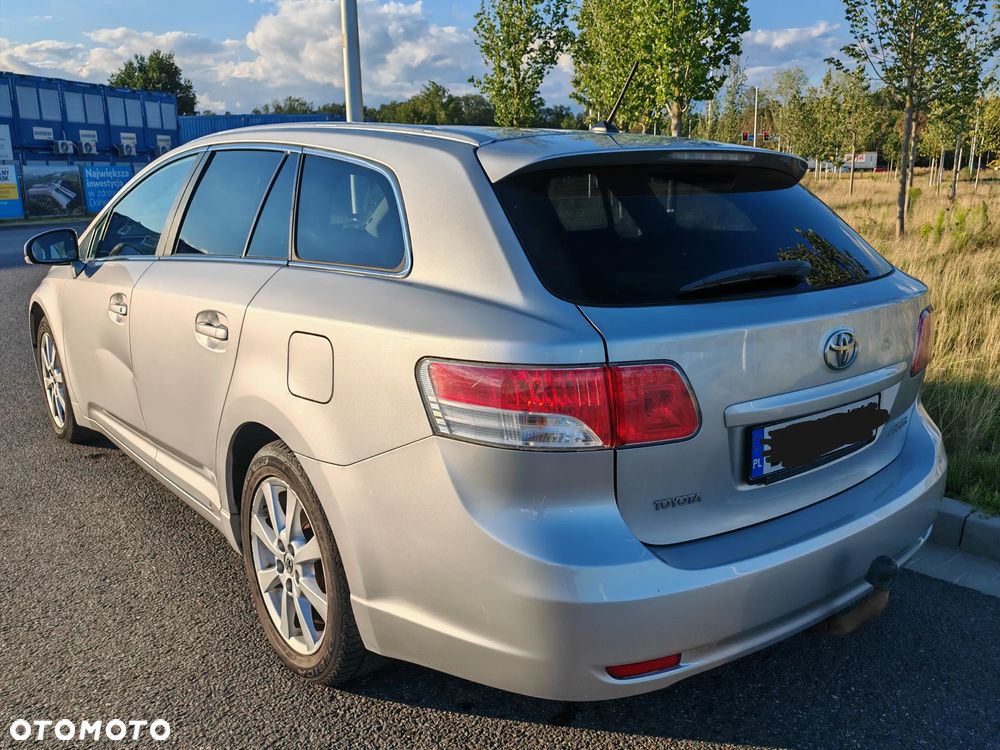 Toyota Avensis 2.0 Sol plus - 10