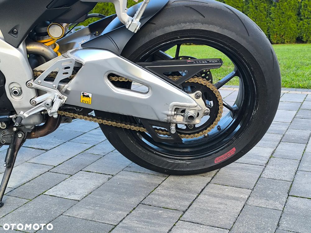 Aprilia Tuono - 10