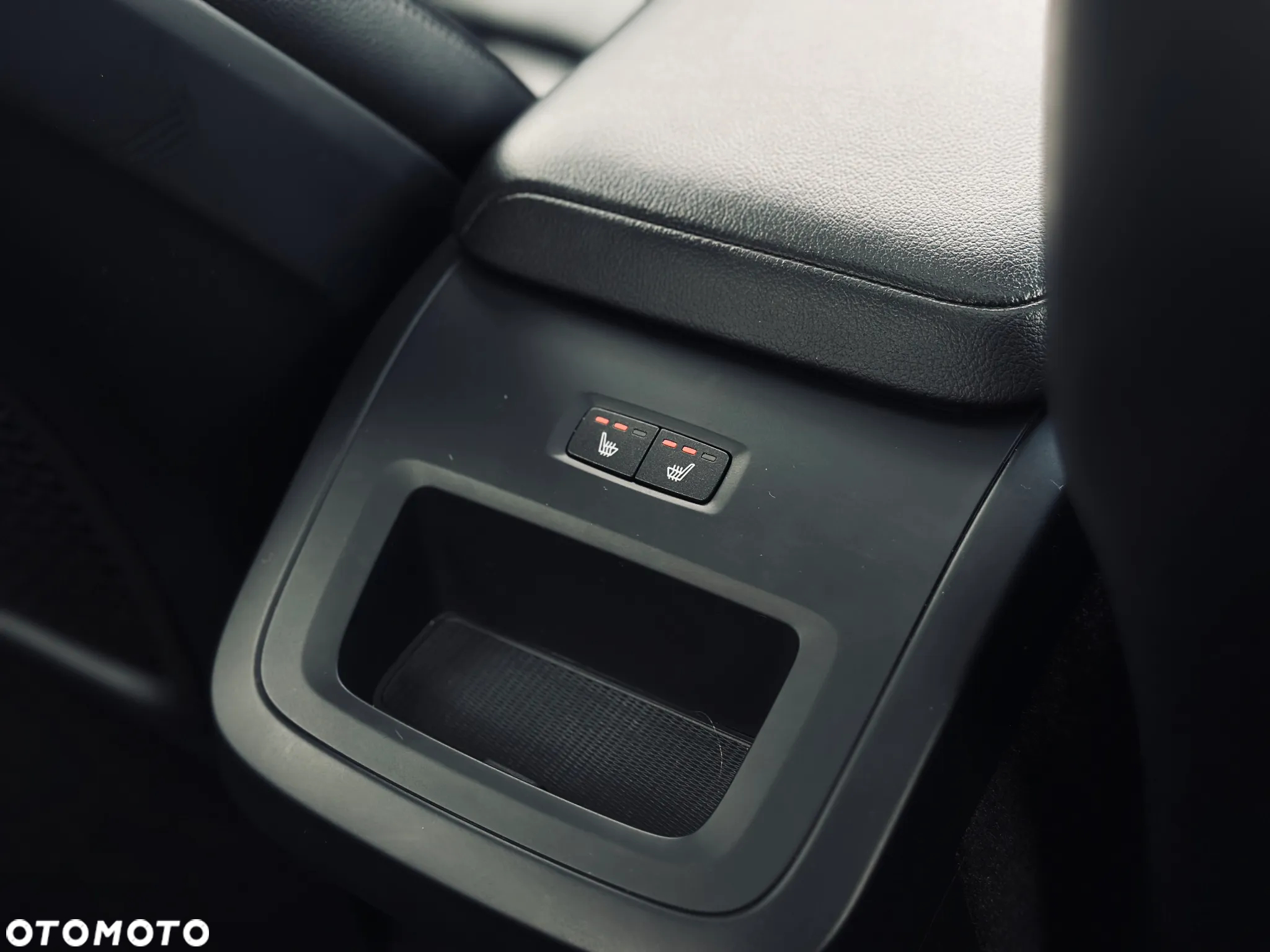 Volvo S60 B5 B AWD Plus Dark - 24