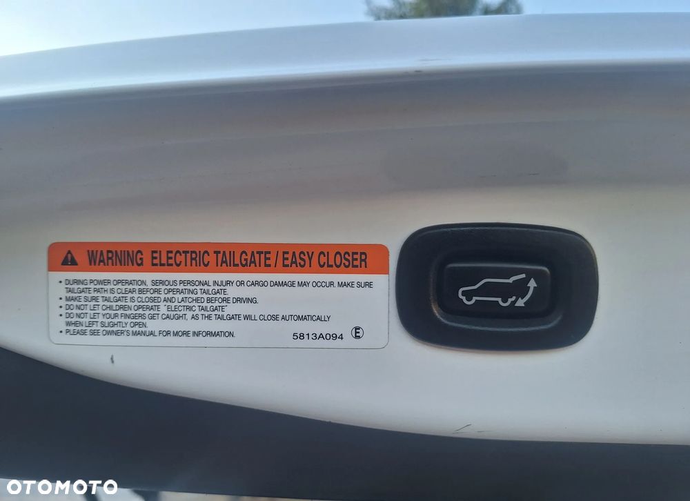 Mitsubishi Outlander 2.0 4WD Plug-In Hybrid - 8