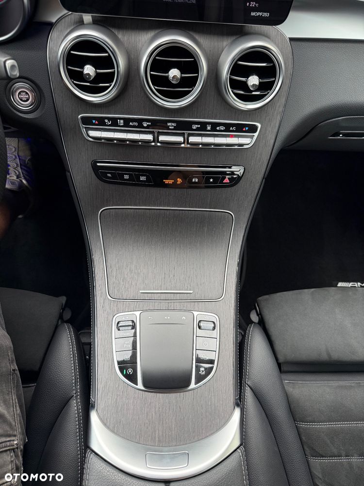Mercedes-Benz GLC - 30