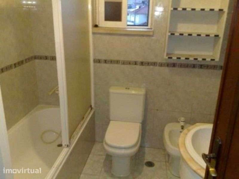 ESTORIL / Alapraia -- Moradia c/8 ass. a 900m da Praia - Grande imagem: 5/12