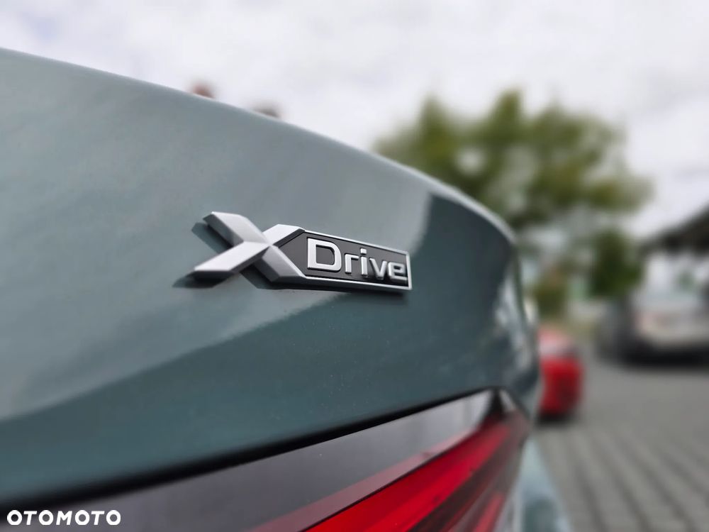 BMW Seria 5 520d xDrive - 14