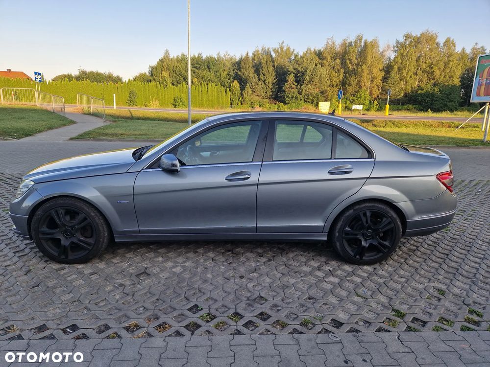Mercedes-Benz Klasa C 220 CDI BlueEff Avantgarde - 2