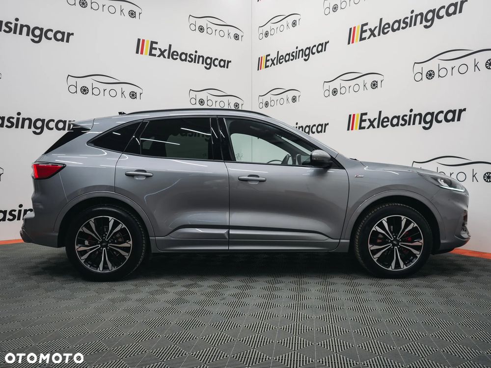 Ford Kuga 2.5 Duratec FHEV 4x4 ST-LINE - 2