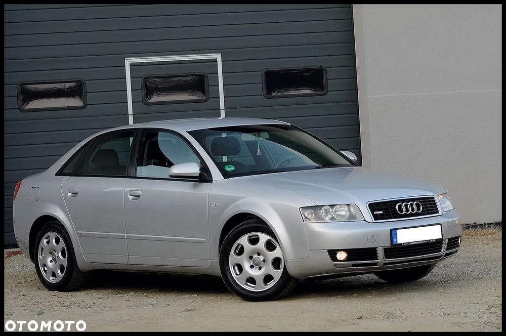 Audi A4 Limousine - 11