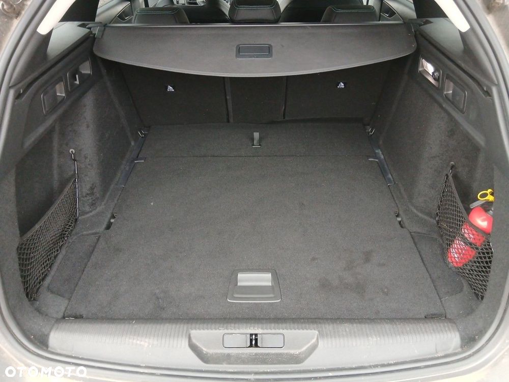 Peugeot 308 1.2 PureTech Allure Pack S&S EAT8 - 6