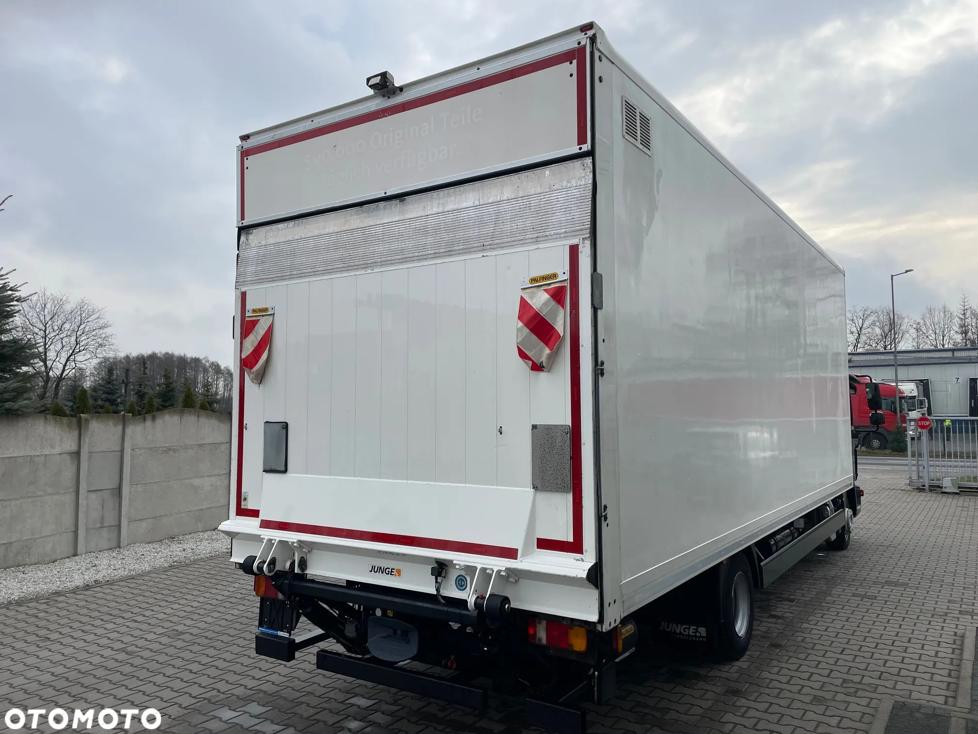 MAN TGL 12.250, KONTENER 7,3m ( 18 europalet ) - 6