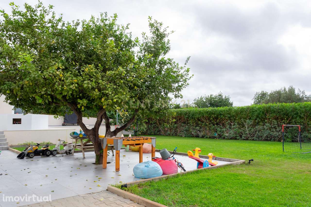 Moradia, 100 m², Santa Bárbara de Nexe - Grande imagem: 3/47