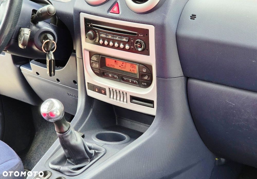 Peugeot 1007 - 8