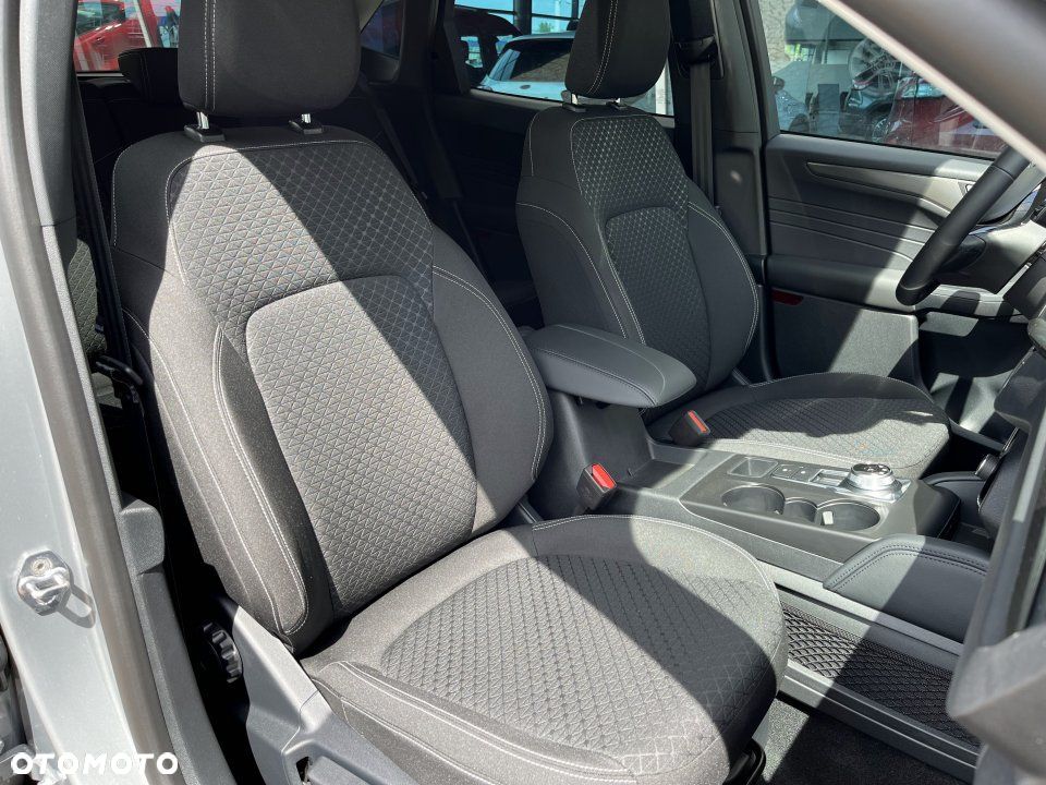 Ford Kuga - 13