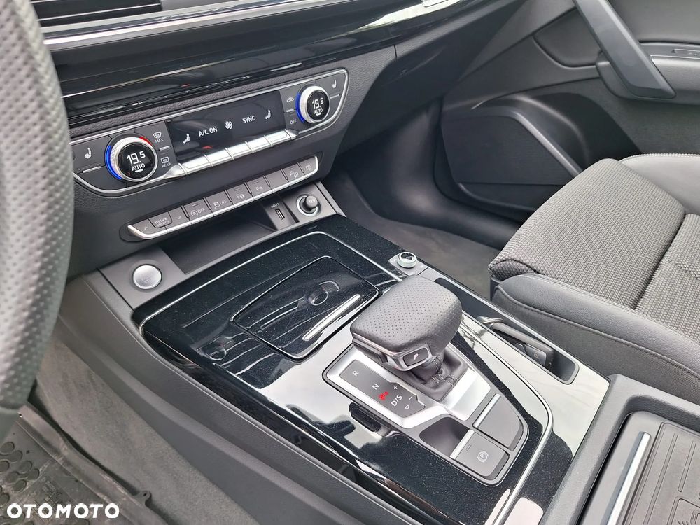 Audi Q5 40 TDI quattro S tronic sport - 9
