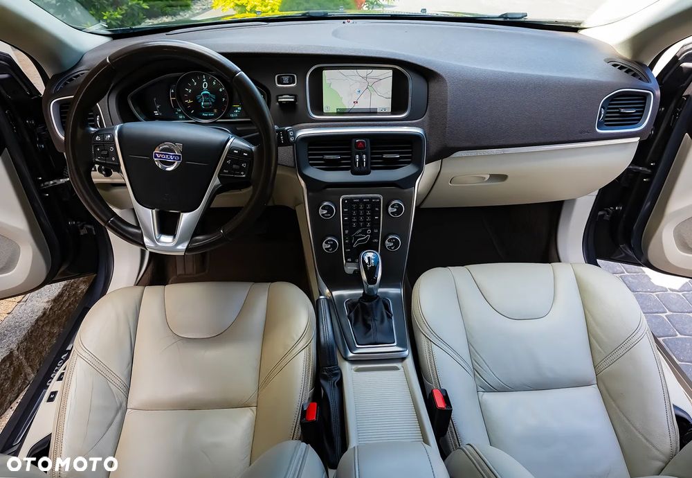 Volvo V40 T4 Powershift Summum - 29