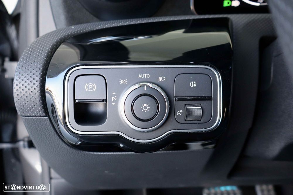 Mercedes-Benz A 180 d - 38