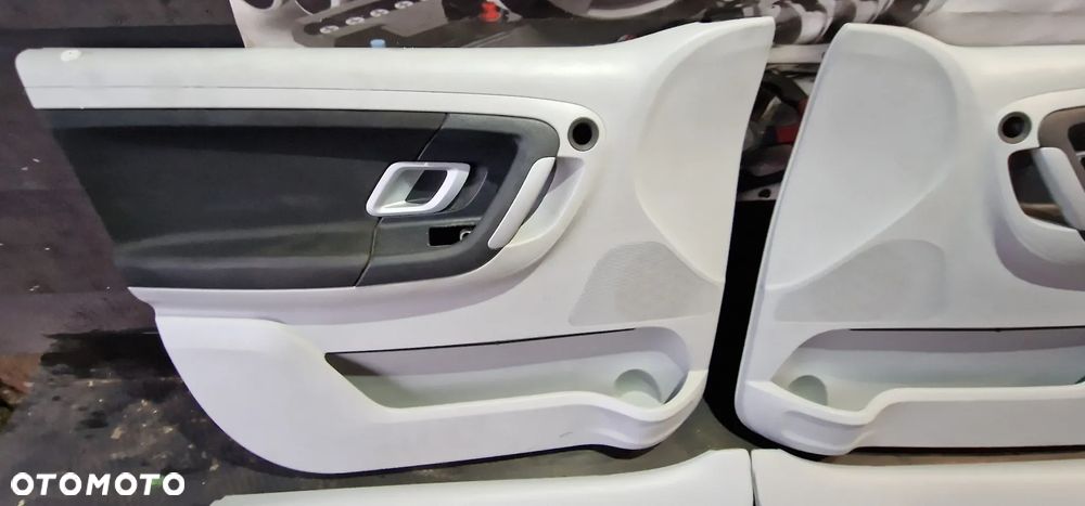 BOCZKI DRZWI KOMPLET SKODA FABIA II HB - 8