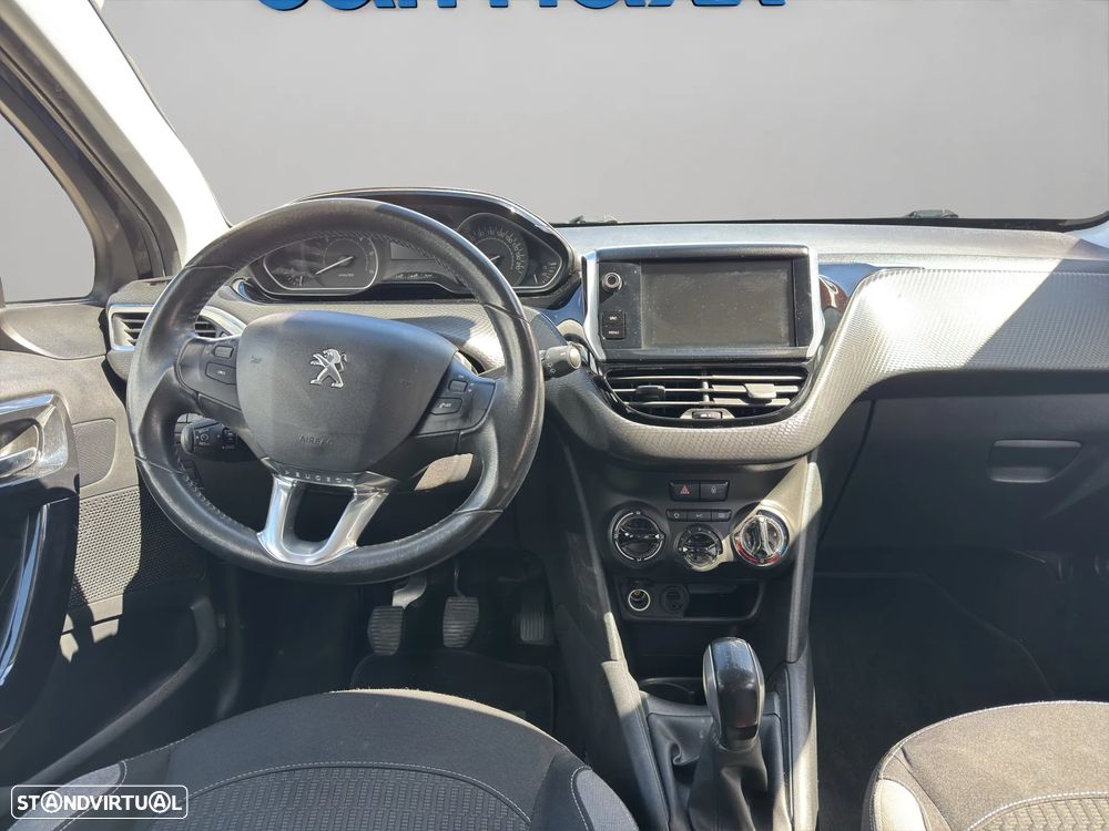 Peugeot 208 1.6 BlueHDi Style - 11