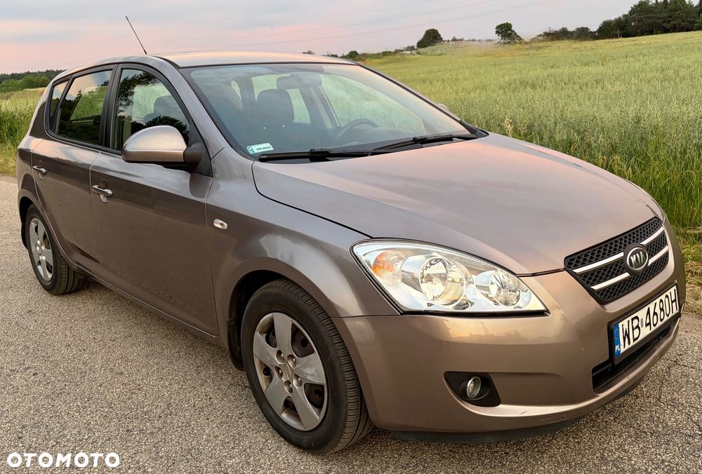 Kia Ceed 1.6 Crdi L - 1