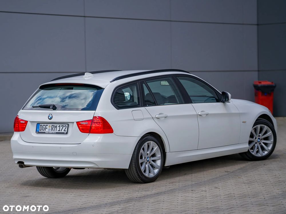 BMW Seria 3 318d DPF Edition Lifestyle - 8