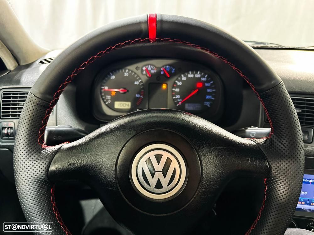 VW Golf 1.9 TDi 25 Anos - 33