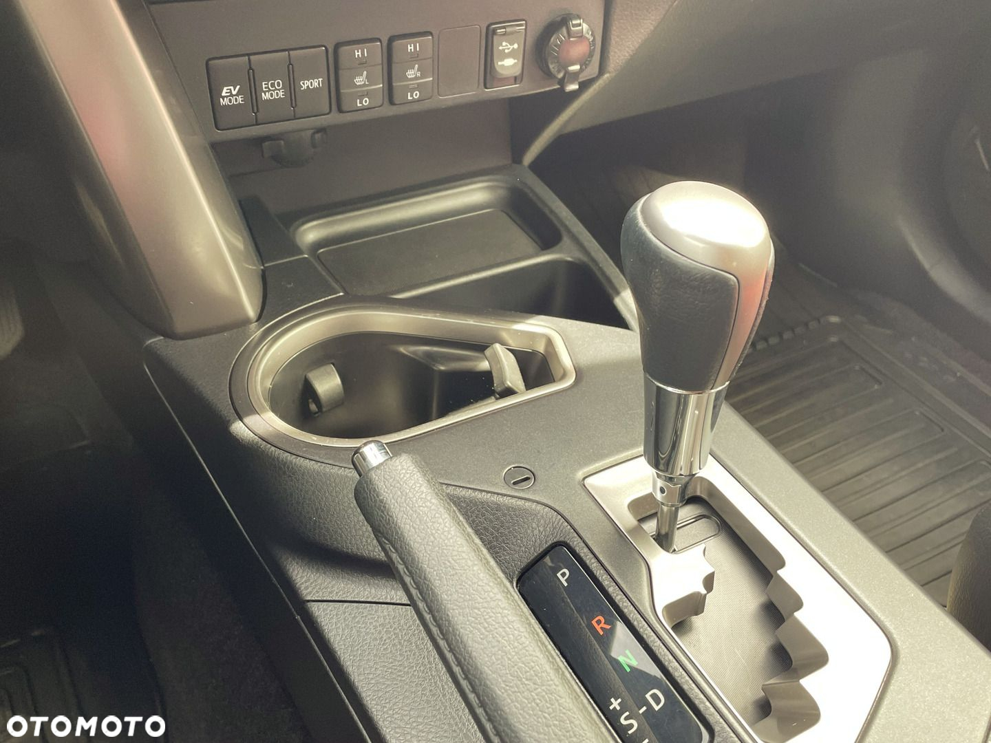 Toyota RAV4 - 18