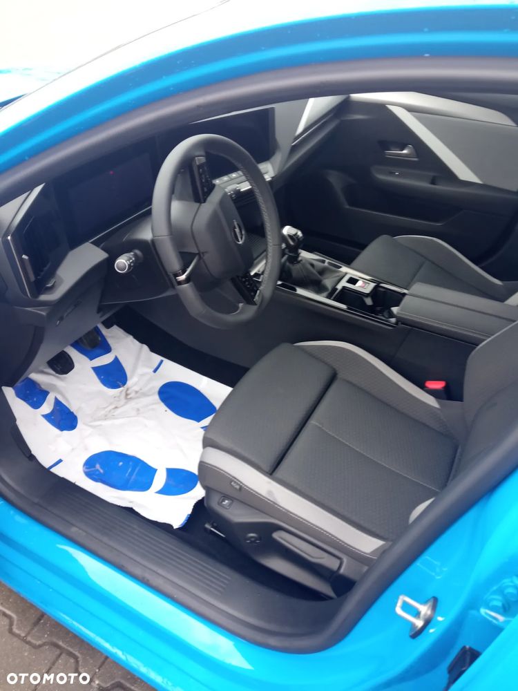 Opel Astra 1.2 Turbo Start/Stop Elegance - 3