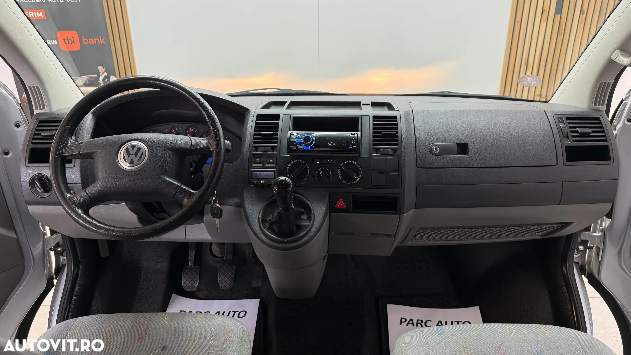 Volkswagen Transporter - 7
