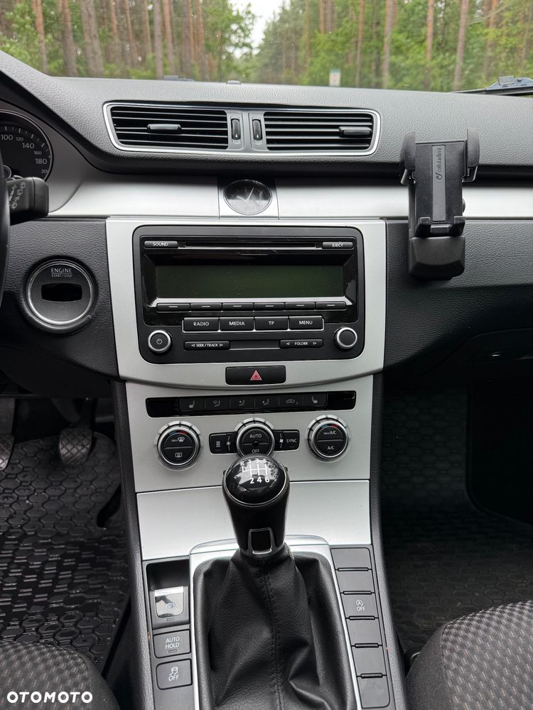 Volkswagen Passat 2.0 TDI Comfortline - 17