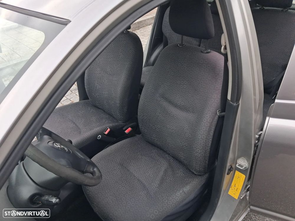 Toyota Yaris 1.0 Luna ABS+CD - 12