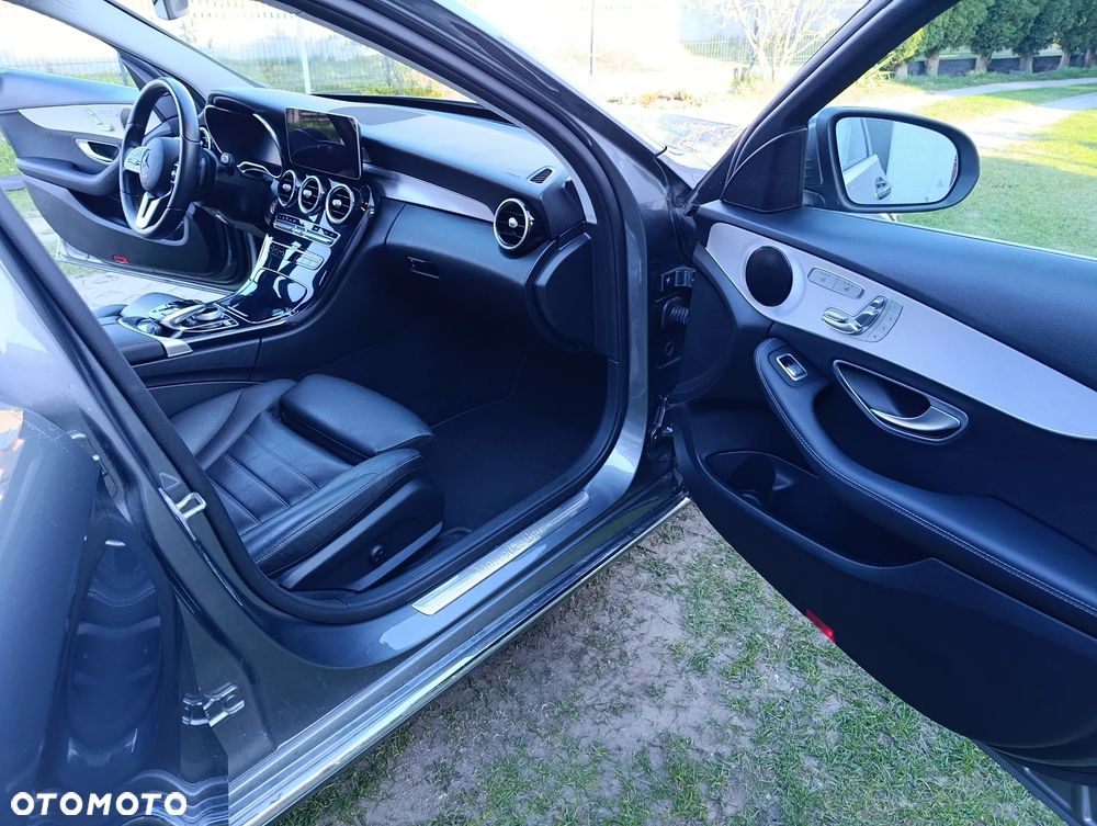 Mercedes-Benz Klasa C 300 d 9G-TRONIC Exclusive - 10