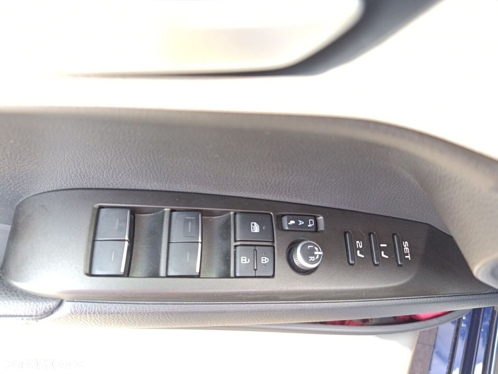 Toyota Camry - 21
