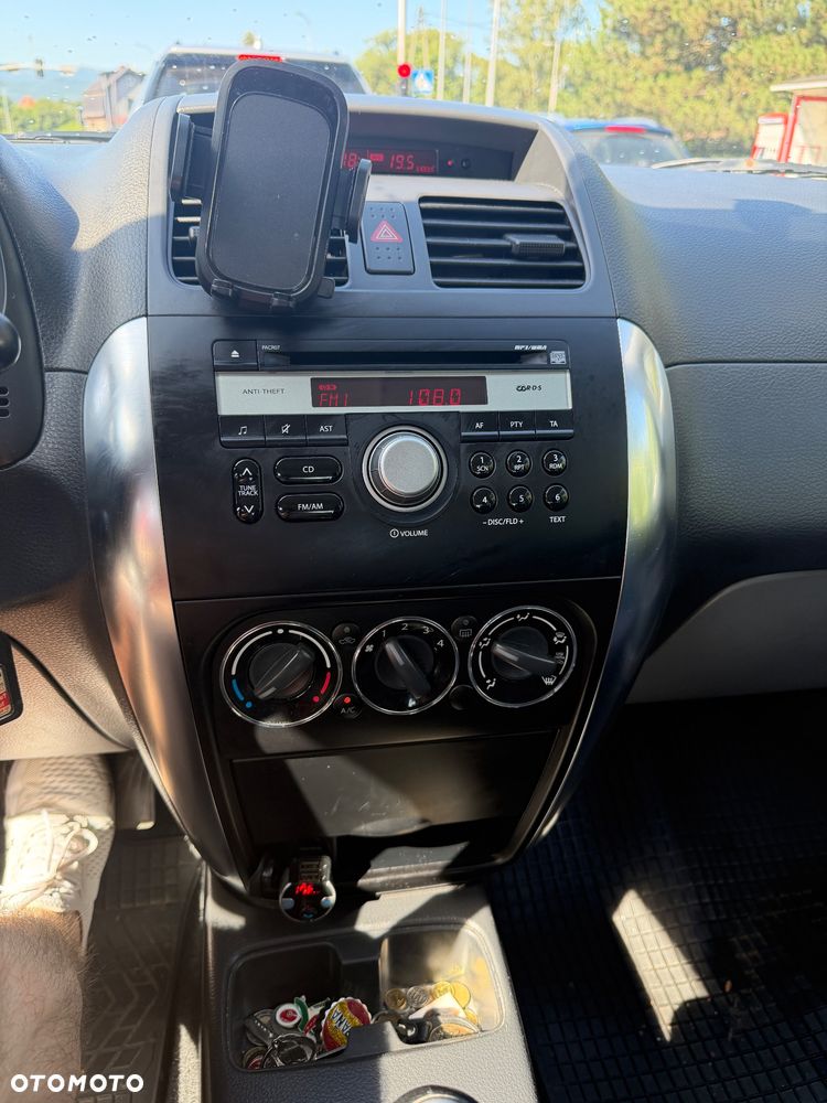 Suzuki SX4 1.6 GLX / Comfort - 14