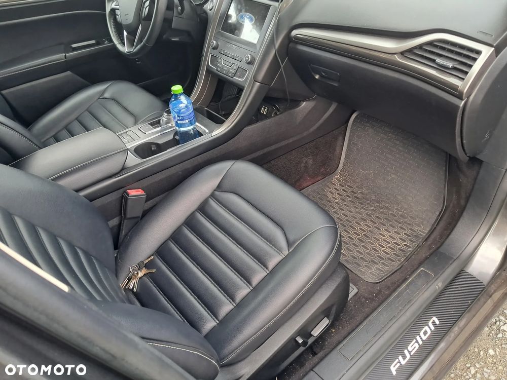 Ford Fusion - 1