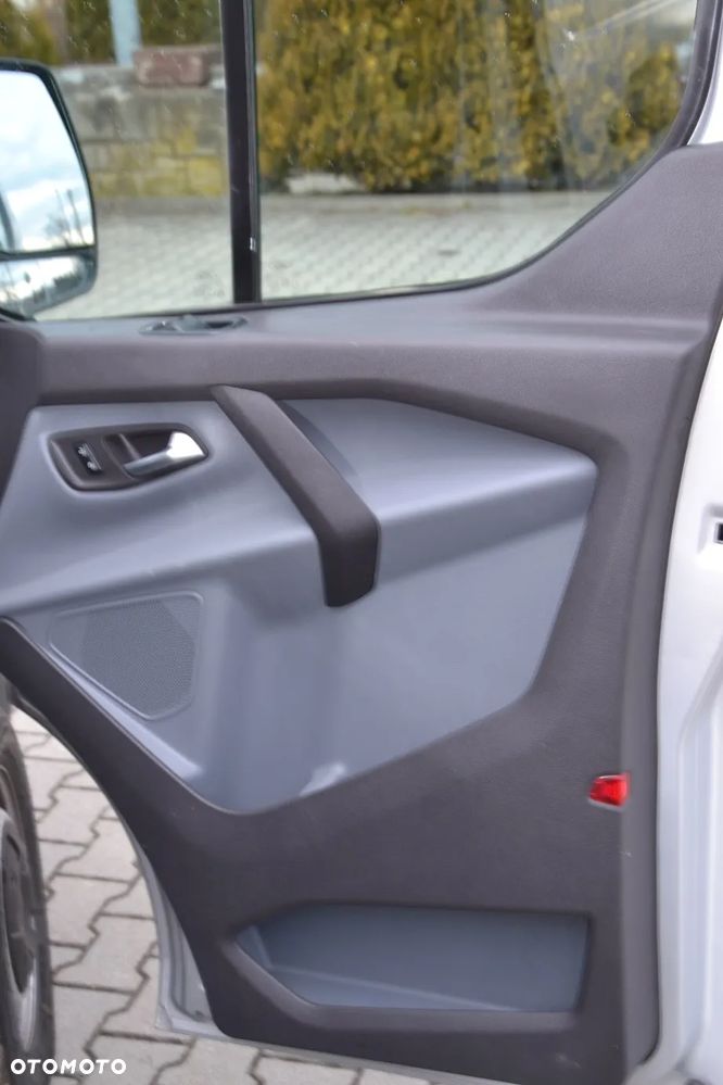 Ford Transit Custom - 32