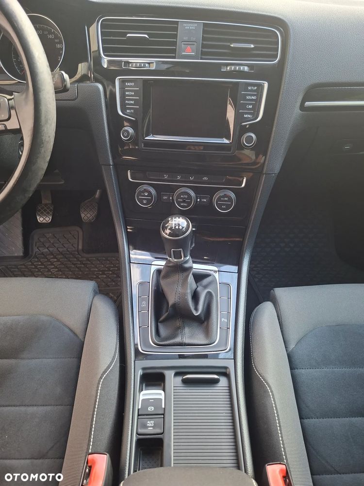 Volkswagen Golf 1.4 TSI BMT Comfortline - 36