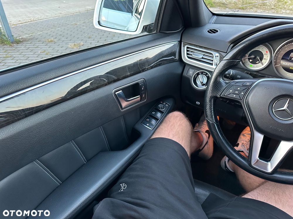 Mercedes-Benz Klasa E 220 CDI BlueEff Avantgarde - 13
