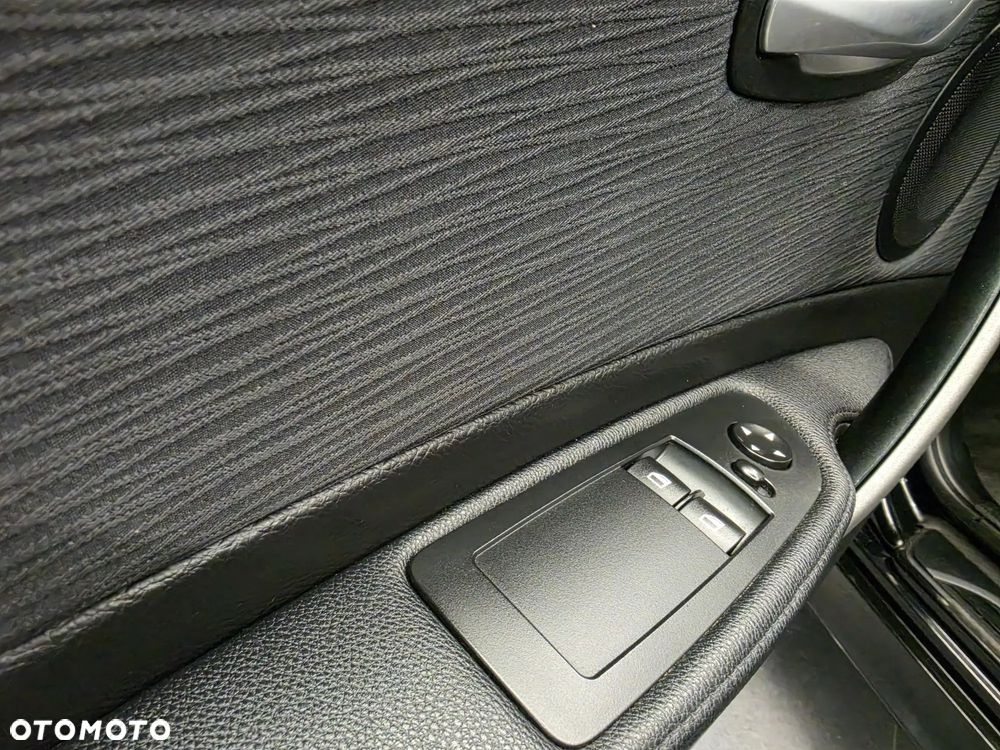 BMW Seria 1 118i - 24