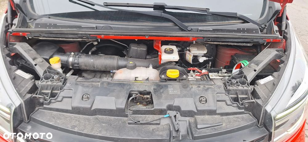 Renault Trafic - 16