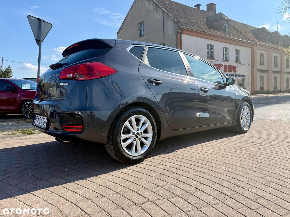 Kia Ceed 1.4 CVVT Dream-Team Edition - 26