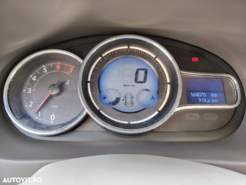 Renault Fluence 1.6 Dynamique - 8